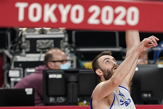 David Jelínek bhem tréninku eských basketbalist v Tokiu