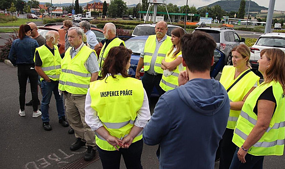 Jana Maláová a Matj Stropnický na kontrole ve firm Personna International...