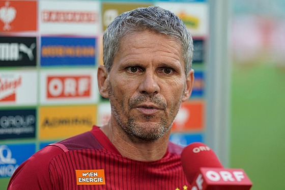 Didi Kühbauer, trenér fotbalist Rapidu Víde.