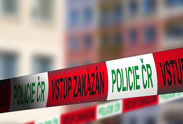 Policie prověřuje násilnou smrt v Rožnově, zemřeli dva dospělí a dvě děti