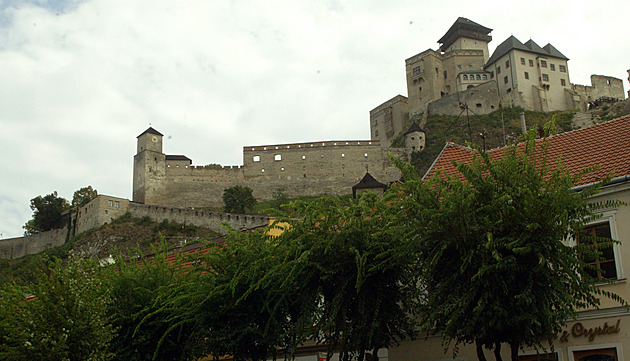 Hrad v Trenín bývá oblíbeným cílem turist ze Zlínského kraje. 