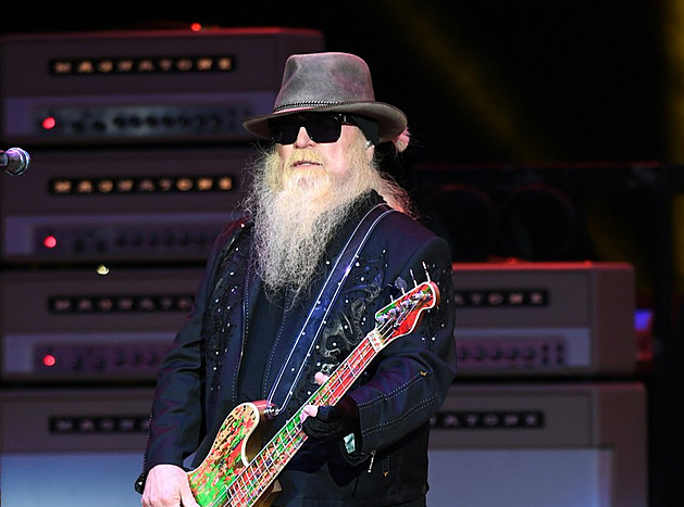 Zemřel vousáč Dusty Hill, baskytarista blues rockové skupiny ZZ Top