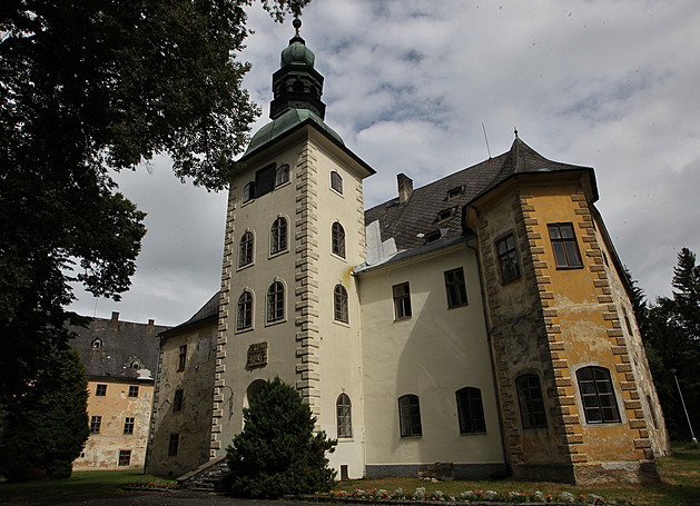 Zámek v Janovicích chystá nové místnosti i turecký salón