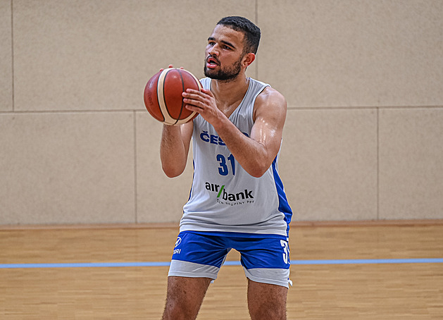 Basketbalista Samoura se po zranění kolene vrací do USK Praha