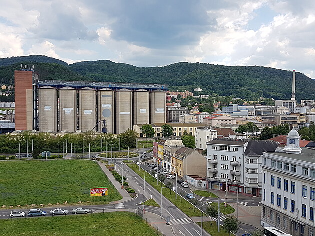 Obyvatele tvrti Stekov v Ústí nad Labem dlouhodob obtuje zápach. V areálu...