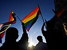 V Budapeti na Gay Pride protestovaly tisíce lidí proti zákazu osvty o LGBT....