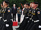 Ruský prezident Vladimir Putin (vlevo) a ruský ministr obrany Sergej ojgu...
