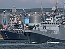 Raketový kiník ruského námonictva Moskva a fregata Admirál Grigorovi