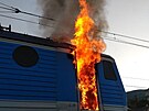 Kvli poru lokomotivy se muselo evakuovat 25 lid ve stanici Doln Zlezly....