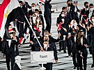 Egypttí sportovci pochodují bhem zahajovacího ceremoniálu na olympijském...