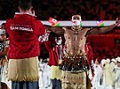 Pita Taufatofua z Tongy kráí bhem zahajovacího ceremoniálu na olympijském...