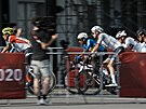 Cyklisté bhem silniních závod mu na LOH 2020 (24. ervence 2021)