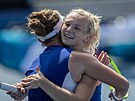 Barbora Krejíková a Kateina Siniaková mají jistou úast v semifinále po...