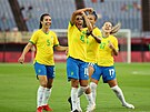 Brazilka Marta oslavuje tetí gól Brazílie.