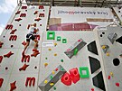 Na Olympijskm festivalu v Brn je pro nvtvnky pipravena i lezeck stna....