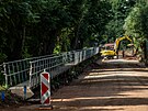 Stavba nov�ho kruhov�ho objezdu silnice a podchodu v T�ebechovic�ch pod Orebem...