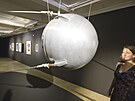 Maketa prvn druice Sputnik je k vidn na vstav Aviatika vesk vizuln...