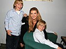 Martina Formanová na archivním snímku se svými syny Andym a Jimem, dvojaty,...