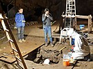V jeskyni se odebírala také pdní DNA.