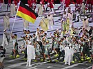 Nmetí sportovci pi slavnostním zahájení olympijských her v Tokiu.