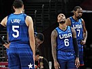 Amerití basketbaloví reprezentanti Zach LaVine (5), Damian Lillard (6), Kevin...