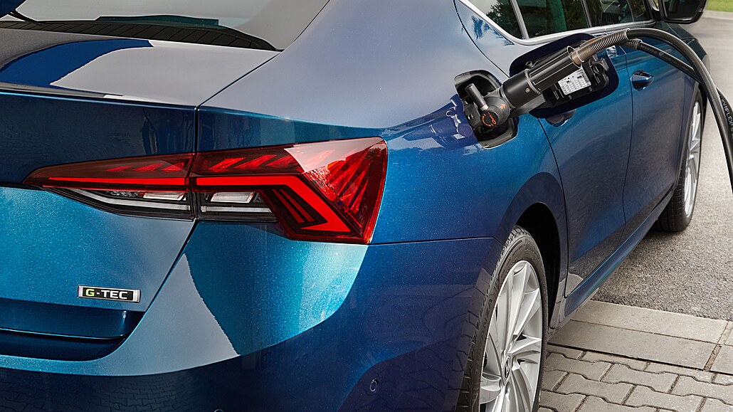 Úspora peněz a emisí bez elektřiny: Škoda Octavia na zemní plyn dává smysl