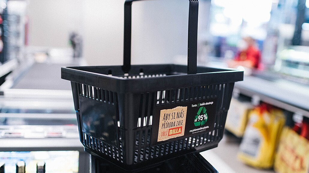 Na nákup s recyklovaným košíkem. Supermarkety vzhlíží k přírodě