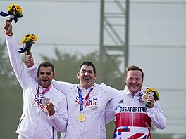 David Kostelecký (vlevo) a Jií Lipták berou stíbro a zlato na olympiád v...