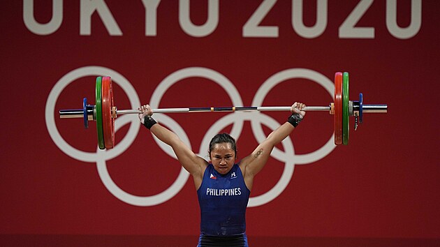 Vzpraka Hidilyn Diazov zskala pro Filipny prvn olympijsk zlato v...