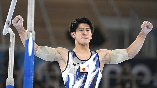 Japonsk gymnasta Daiki Haimoto ovldl na OH v Tokiu vceboj.