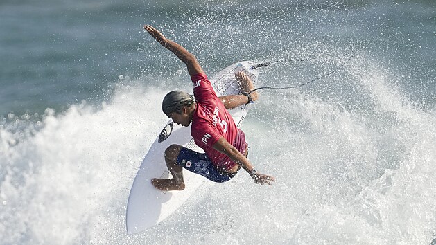 Japonec Kanoa Igarai vyhrl druhou rozjku olympijskho zvodu surfa.