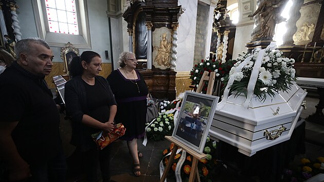 V Teplicích se koná pohřeb Stanislava Tomáše, který je přezdíván „Floyd z Teplic“. (24. července 2021)