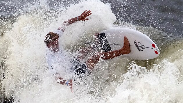 Perunsk surfa Miguel Tudela zvod na olympid v Tokiu (26. ervence 2021).