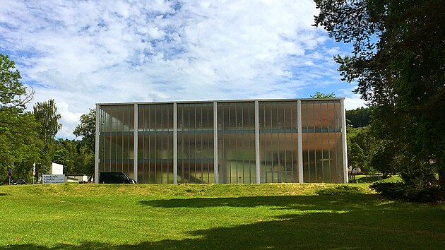 Ba��v pam�tn�k ve Zl�n� ve svahu nad m�stem