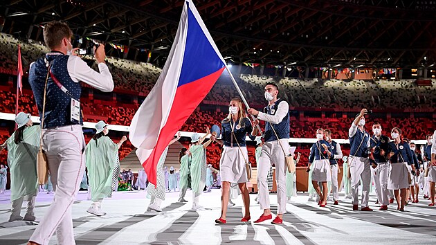Slavnostn zahjen. et vlajkonoi, tenistka Petra Kvitov a basketbalista...
