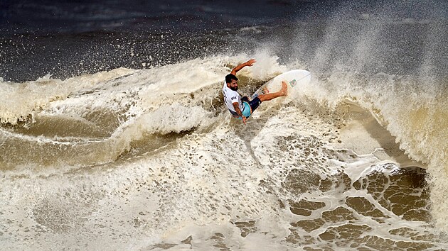 Brazilsk surfa Italo Ferreira slav zisk zlat medaile na olympid v Tokiu. 2020. (27. ervence 2021)