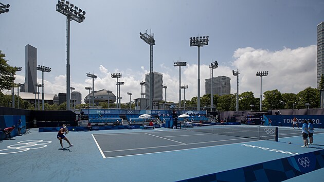 Dky vten fyzick kondici si Markta Vondrouov zahraje na olympijskch hrch v Tokiu o medaile. Do semifinle postoupila po skrei Pauly Badosaov; kdy esk tenistka ovldla prvn sadu 6:3, panlka se v japonskm parnu zhroutila a nebyla schopna dl pokraovat.  (28. ervence 2021)