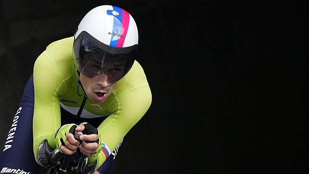 Primo Rogli ze Slovinska bhem musk cyklistick asovky na letnch olympijskch hrch 2020. (28. ervence 2021)