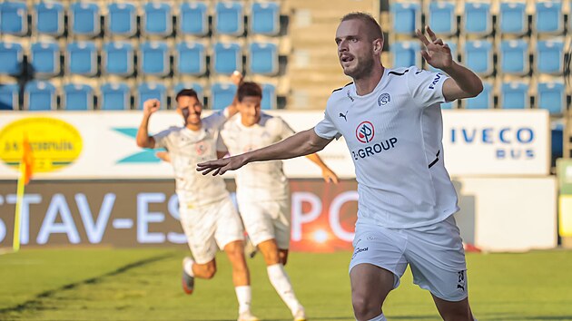 Vlastimil Danek (Slovcko) se raduje z glu proti Lokomotivu Plovdiv.