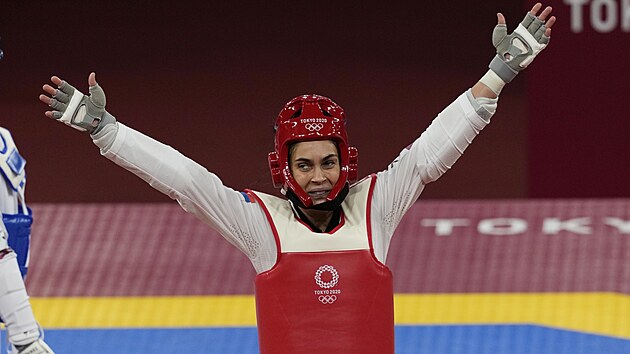 Srbsk taekwondistka Milica Mandiov se raduje z vtzstv na olympijskch hrch v kategorii nad 67 kilogram.