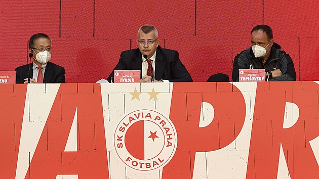 Slávistická tiskovka: zleva místopředseda představenstva CITIC Europe Holdings...