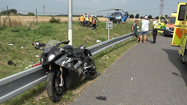 Motork havaroval na vjezdu z Vestce na Prask okruh. (23. ervence 2021)