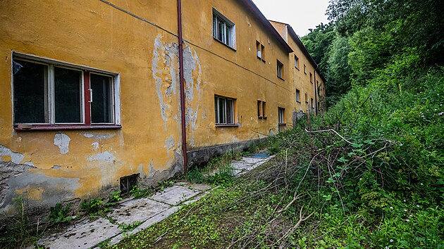 Vybydlený dům v Úpici půjde k zemi (21.7.2021).