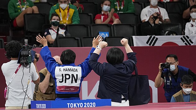 Japonsk judistka ori Hamadaov se raduje olympijsk zlato ve vze do 78 kg.