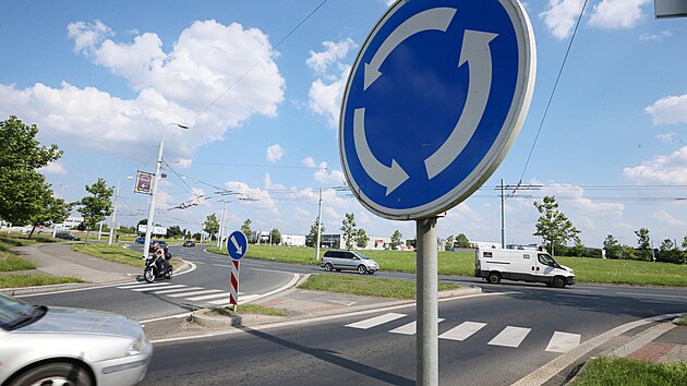 Okrun kiovatka u Makra v prmyslov zn Borsk pole v Plzni. (23. 7. 2021)