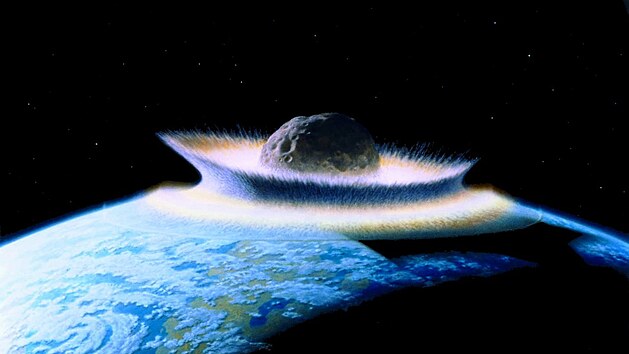 Um�leck� p�edstava masivn� kolize asi 1000 km velk�ho objektu (planetoidu) s mladou Zem�. Podobn� katastrofy nep�edstaviteln�ho rozsahu mohly opakovan� vyhlazovat vznikaj�c� �ivot na na�� planet� v dob� p�ed zhruba 4 a� 3,5 miliardami let. Katastrofa na konci k��dy m�la podstatn� men�� rozsah, p�esto j� podlehlo asi 75 % v�ech tehdej��ch druh�.