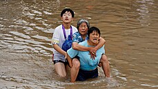 Katastrofální povodn v ínském mst eng-ou v provincii Che-nan (23....