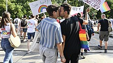 V Budapeti na Gay Pride protestovaly tisíce lidí proti zákazu osvty o LGBT....