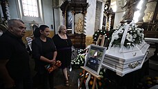 V Teplicích se koná pohřeb Stanislava Tomáše, který je přezdíván „Floyd z...