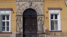 Zámek Temeek v Dolní Studénce u umperka.  renesanní portál na jihovýchodním...